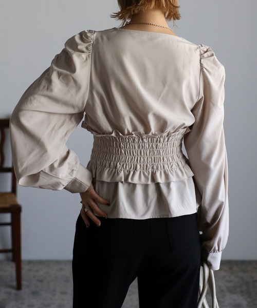 Yucca（ユッカ）の「シャーリングブラウス（シャツ/ブラウス・レディース・ブラック/パープル/ワインレッド/アイボリー・MEDIUM）」の12枚目の写真