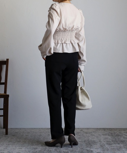 Yucca（ユッカ）の「シャーリングブラウス（シャツ/ブラウス・レディース・ブラック/パープル/ワインレッド/アイボリー・MEDIUM）」の21枚目の写真