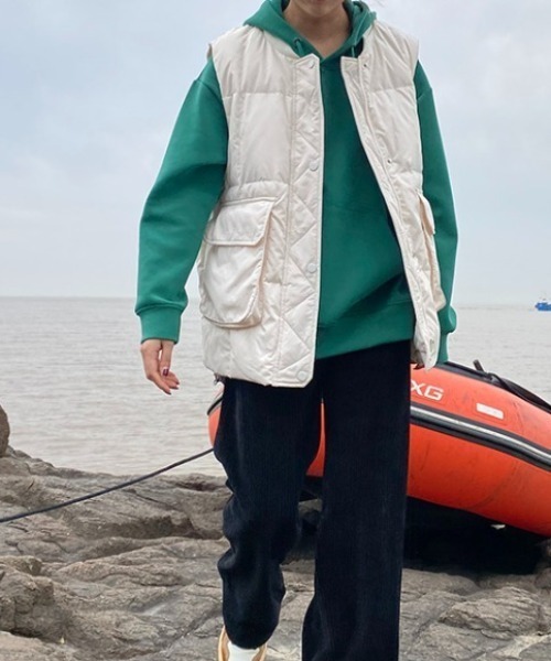 Vipoa（ヴィポア）の「ポイントポケットダウンベスト（ダウンベスト・レディース・ブラック/ベージュ/グリーン/アイボリー・FREE）」の2枚目の写真