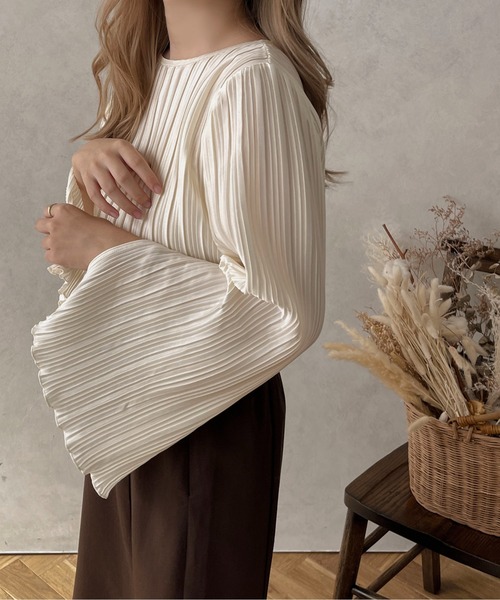 apres jour clair(アプレジュールクレア)の「【apres jour clair】スリットプリーツブラウス【ZOZOTOWN限定アイテム】(シャツ/ブラウス・レディース・アイボリー/ライトベージュ・フリー/X-LARGE)」の3枚目の写真