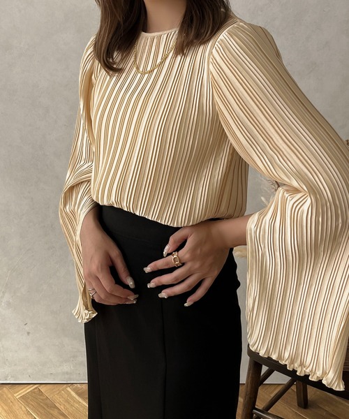 apres jour clair(アプレジュールクレア)の「【apres jour clair】スリットプリーツブラウス【ZOZOTOWN限定アイテム】(シャツ/ブラウス・レディース・アイボリー/ライトベージュ・フリー/X-LARGE)」の16枚目の写真