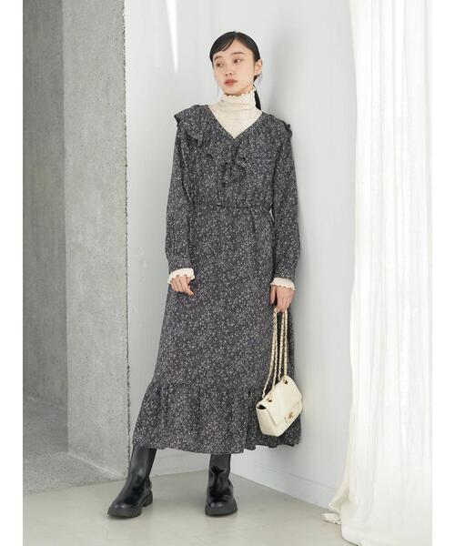 earth music&ecology（アースミュージックアンドエコロジー）の「小花柄ラッフルワンピース（ワンピース・レディース・ブラウン/ブラック・FREE）」の14枚目の写真