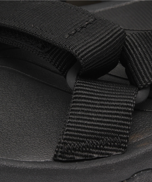 EN ROUTE(アンルート)の「TEVA(テバ) HURRICANE XLT(サンダル・レディース・ブラック・7/5/6)」の8枚目の写真