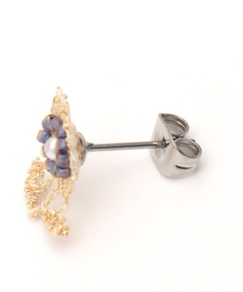 チチカカ（チチカカ）の「刺繍×ビーズフラワーピアス（ピアス（両耳用）・レディース・ダークパープル/ライトブルー/オレンジ・FREE）」の9枚目の写真