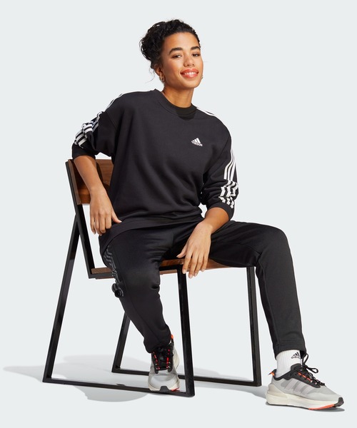 adidas（アディダス）の「エッセンシャルズ スリーストライプス