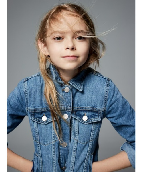 GAP（ギャップ）の「ウォッシュウェル アイコン デニムジャケット (キッズ)（デニムジャケット・キッズ・ライトインディゴブルー・160cm/140cm/130cm/110cm/120cm/150cm）」の7枚目の写真