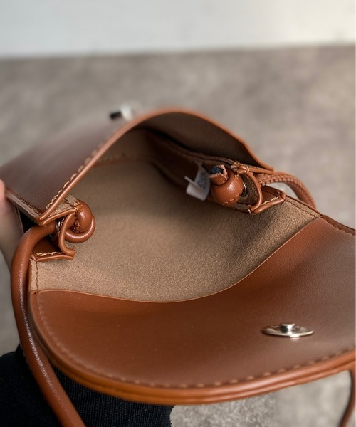 CPCM（シーピーシーエム）の「合皮マルチミニショルダー（ショルダーバッグ・レディース・ブラック/アイボリー/ブラウン・FREE）」の8枚目の写真