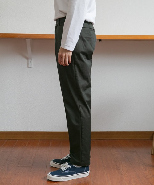 URBAN RESEARCH DOORS（アーバンリサーチドアーズ）の「チノテーパードトラウザー（その他パンツ・メンズ・ベージュ/オリーブ/ブラック/オフホワイト・LARGE/SMALL/MEDIUM）」の17枚目の写真