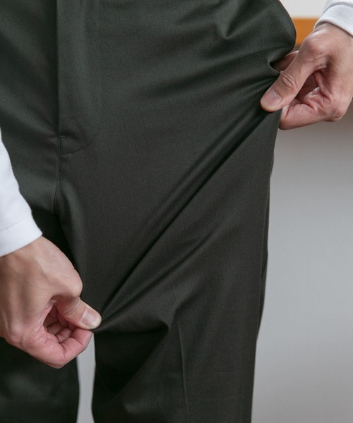 URBAN RESEARCH DOORS（アーバンリサーチドアーズ）の「チノテーパードトラウザー（その他パンツ・メンズ・ベージュ/オリーブ/ブラック/オフホワイト・LARGE/SMALL/MEDIUM）」の22枚目の写真