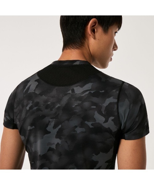 OAKLEY(オークリー)の「オークリー TECHNICAL BASE LAYER SS CREW 3.0 /ベースレイヤー・シャツ/TRAINING スポーツ・トレーニング/OAKLEY(その他トップス・メンズ・ブラック系/ネイビー/ブラック・L/M/S/XL)」の11枚目の写真