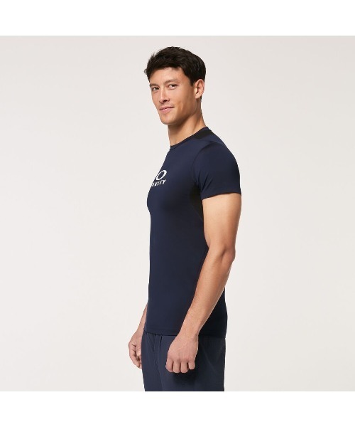 OAKLEY(オークリー)の「オークリー TECHNICAL BASE LAYER SS CREW 3.0 /ベースレイヤー・シャツ/TRAINING スポーツ・トレーニング/OAKLEY(その他トップス・メンズ・ブラック系/ネイビー/ブラック・L/M/S/XL)」の19枚目の写真