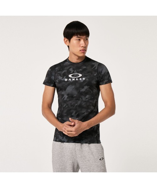 OAKLEY パフォーマンスフィット シャツ JPN XL カモフラージュ OAKLEY パフォーマンスフィット シャツ JPN XL カモフラージュ OAKLEY
