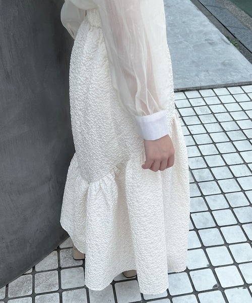 Lamoa(ラモア)の「【Lamoa】/【ウエスト変形デザイン】エンボスタックフレアスカート(スカート・レディース・アイボリー/ブラック・MEDIUM)」の8枚目の写真