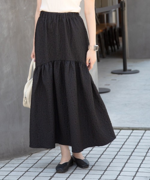 Lamoa(ラモア)の「【Lamoa】/【ウエスト変形デザイン】エンボスタックフレアスカート(スカート・レディース・アイボリー/ブラック・MEDIUM)」の17枚目の写真