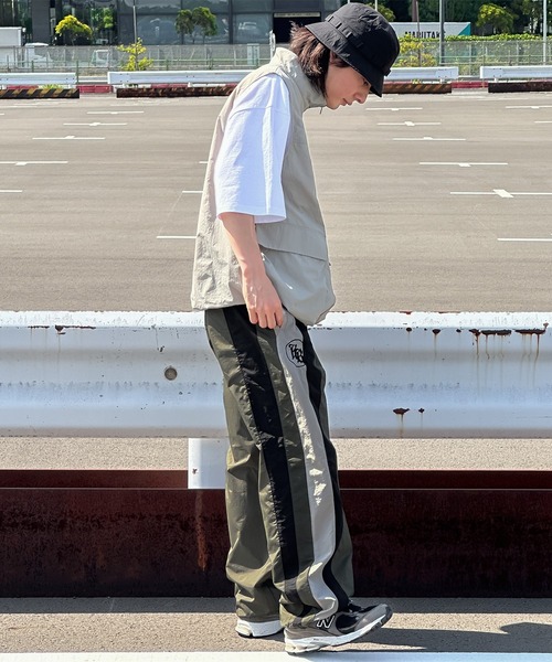 kutir（クティール）の「刺繍入り配色ナイロンワイドパンツ（その他パンツ・メンズ・カーキ/ブラック・SMALL/MEDIUM/LARGE）」の5枚目の写真