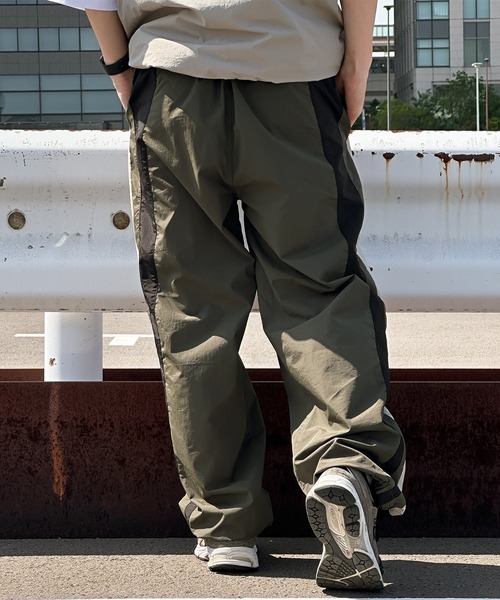 kutir（クティール）の「刺繍入り配色ナイロンワイドパンツ（その他パンツ・メンズ・カーキ/ブラック・SMALL/MEDIUM/LARGE）」の14枚目の写真