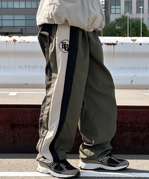 kutir（クティール）の「刺繍入り配色ナイロンワイドパンツ（その他パンツ・メンズ・カーキ/ブラック・SMALL/MEDIUM/LARGE）」の10枚目の写真