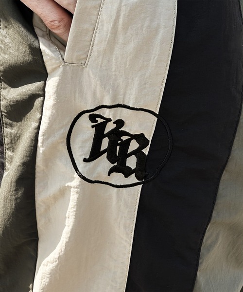 kutir（クティール）の「刺繍入り配色ナイロンワイドパンツ（その他パンツ・メンズ・カーキ/ブラック・SMALL/MEDIUM/LARGE）」の19枚目の写真