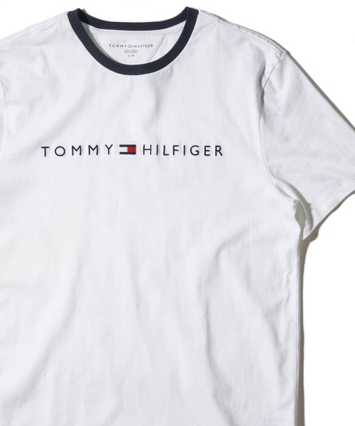 TOMMY HILFIGER（トミーヒルフィガー）の「【TOMMY HILFIGER / トミーヒルフィガー】ロゴプリント半袖Tシャツ（Tシャツ/カットソー・メンズ・ブラック/ホワイト/レッド・XX-LARGE/MEDIUM/LARGE/X-LARGE）」の2枚目の写真