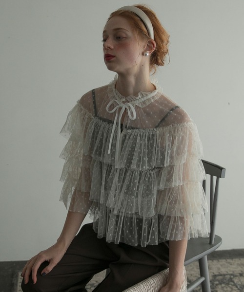 BONLECILL noir(ボンルシールノワール)の「【BONLECILL noir】ボウタイリボン ドットチュール シアーフリルボレロ(カーディガン/ボレロ・レディース・ネイビー/アイボリー/ブラック・FREE)」の4枚目の写真