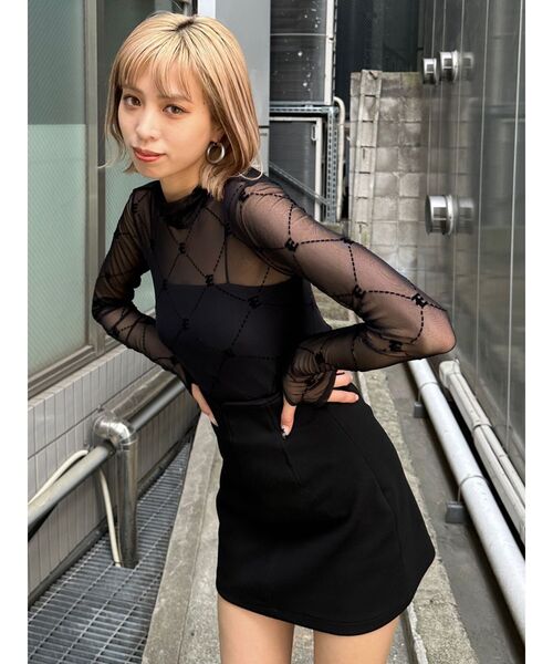 EMODA(エモダ)の「ハイネックストレッチトップ(Tシャツ/カットソー・レディース・ブラック/ベージュ・FREE)」の9枚目の写真