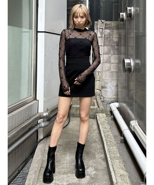 EMODA(エモダ)の「ハイネックストレッチトップ(Tシャツ/カットソー・レディース・ブラック/ベージュ・FREE)」の11枚目の写真