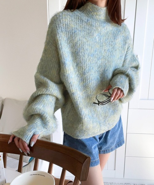 mily bilet（ミウィビレット）の「【mily bilet】大人の萌え袖にキュン！ミックス糸指穴モックネック シャギープルオーバー（ニット/セーター・レディース・ブラック/アイボリー/ブルー/グリーン・MEDIUM/LARGE/SMALL/X-LARGE）」の15枚目の写真