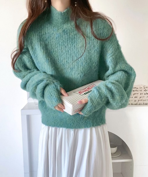 mily bilet（ミウィビレット）の「【mily bilet】大人の萌え袖にキュン！ミックス糸指穴モックネック シャギープルオーバー（ニット/セーター・レディース・ブラック/アイボリー/ブルー/グリーン・MEDIUM/LARGE/SMALL/X-LARGE）」の6枚目の写真