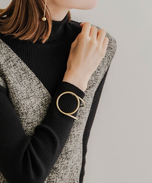 SMELLY（スメリー）の「メタルサークルラインバングル（バングル/リストバンド・レディース・ゴールド・-）」の3枚目の写真