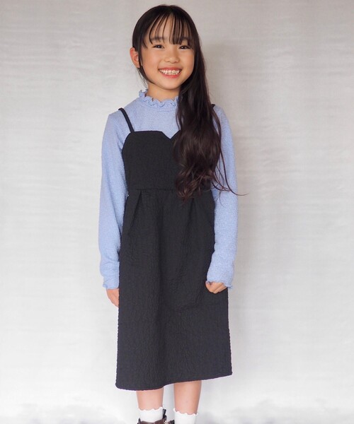 SHOO・LA・RUE(シューラルー)の「◆【110-140cm/プチセレ】エンボス キャミワンピース(ワンピース・キッズ・アイボリー/ブラック・11/12/13/14)」の12枚目の写真