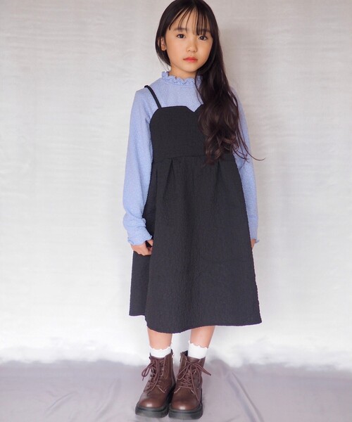 SHOO・LA・RUE(シューラルー)の「◆【110-140cm/プチセレ】エンボス キャミワンピース(ワンピース・キッズ・アイボリー/ブラック・11/12/13/14)」の11枚目の写真