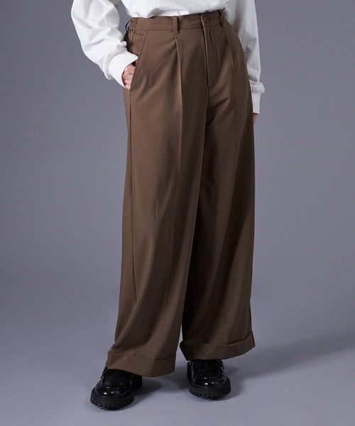 ONCILY（オンシェリー）の「ROLL UP WIDE TUCK SLACKS /  ロールアップワイドタックスラックス（スラックス・メンズ・ブルーグリーン/ダークブラウン/ブラック・SMALL/MEDIUM/LARGE）」の3枚目の写真