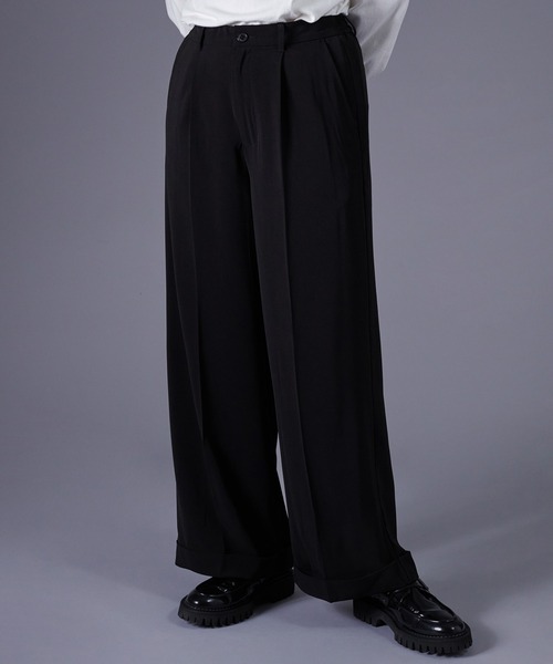 ONCILY（オンシェリー）の「ROLL UP WIDE TUCK SLACKS /  ロールアップワイドタックスラックス（スラックス・メンズ・ブルーグリーン/ダークブラウン/ブラック・SMALL/MEDIUM/LARGE）」の4枚目の写真