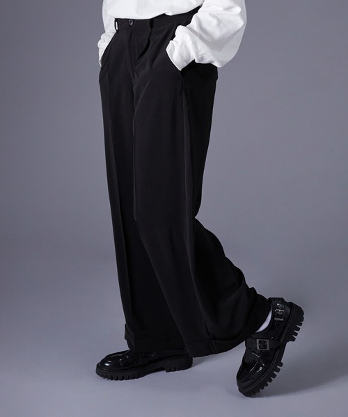 ONCILY（オンシェリー）の「ROLL UP WIDE TUCK SLACKS /  ロールアップワイドタックスラックス（スラックス・メンズ・ブルーグリーン/ダークブラウン/ブラック・SMALL/MEDIUM/LARGE）」の6枚目の写真