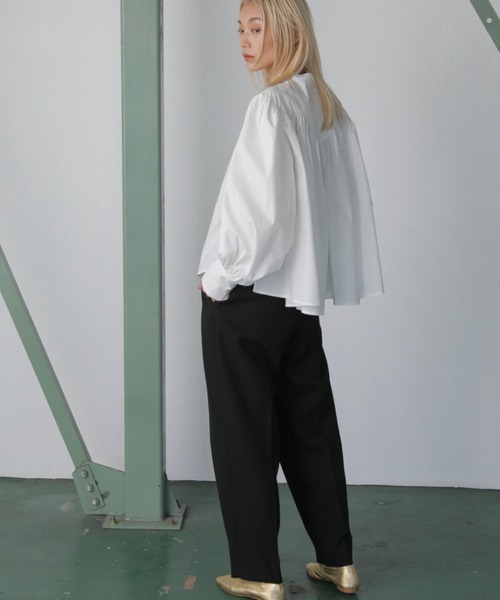 mici（ミチ）の「(mici)ツータックパンツ（その他パンツ・レディース・ブラック/ベージュ・SMALL/MEDIUM）」の4枚目の写真