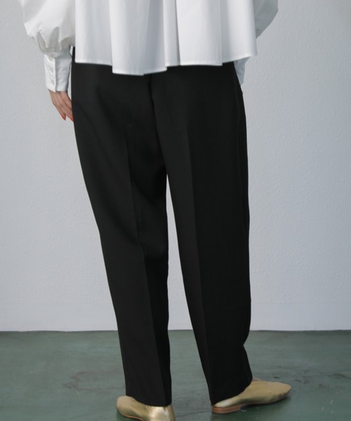 mici（ミチ）の「(mici)ツータックパンツ（その他パンツ・レディース・ブラック/ベージュ・SMALL/MEDIUM）」の8枚目の写真