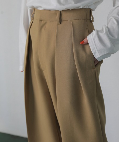 mici（ミチ）の「(mici)ツータックパンツ（その他パンツ・レディース・ブラック/ベージュ・SMALL/MEDIUM）」の10枚目の写真