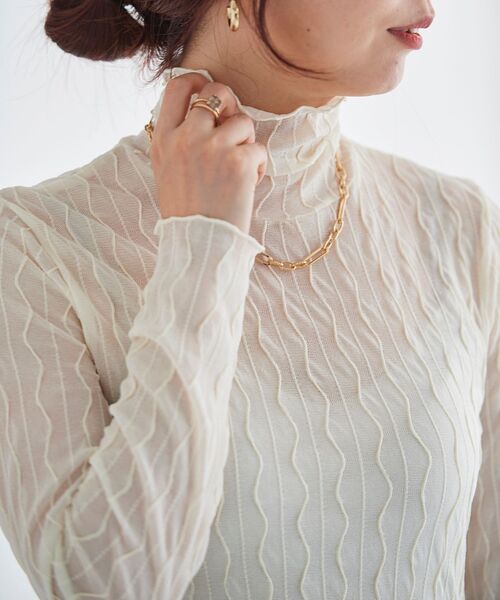 le.coeur blanc（ルクールブラン）の「ウエーブ柄シアータートル（Tシャツ/カットソー・レディース・ブラック/オフホワイト・38）」の4枚目の写真