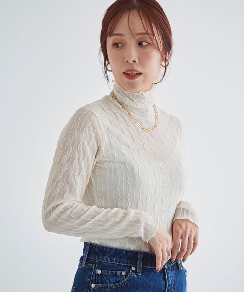 le.coeur blanc（ルクールブラン）の「ウエーブ柄シアータートル（Tシャツ/カットソー・レディース・ブラック/オフホワイト・38）」の6枚目の写真