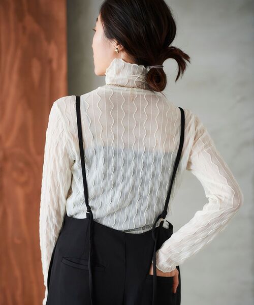 le.coeur blanc（ルクールブラン）の「ウエーブ柄シアータートル（Tシャツ/カットソー・レディース・ブラック/オフホワイト・38）」の12枚目の写真