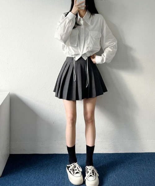 VIVID LADY（ビビッドレディー）の「季節変わり目のクロップドシャツジャケットブルゾン（ブルゾン・レディース・スカイブルー/ブラック/カーキ/アイボリー・FREE）」の10枚目の写真