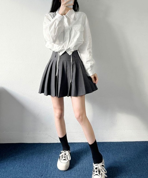 VIVID LADY（ビビッドレディー）の「季節変わり目のクロップドシャツジャケットブルゾン（ブルゾン・レディース・スカイブルー/ブラック/カーキ/アイボリー・FREE）」の13枚目の写真