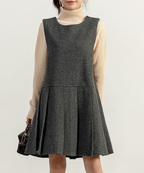 DAY CLOSET（デイ クローゼット）の「レディース ツイード風プリーツミニ丈ジャンスカ（ジャンパースカート・レディース・グレー・M/L）」の2枚目の写真