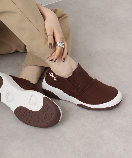 SDoGs -スゴィヌ- サウンズプリーツスリッポン（スリッポン）｜Re:getA（リゲッタ）