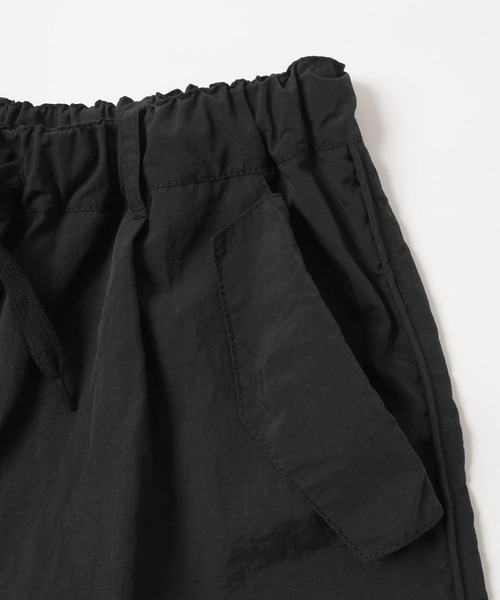 GLAZOS（グラソス）の「【撥水】ナイロンワッシャー・ワイドミリタリーパンツ（その他パンツ・キッズ・ブラック/カーキ・160cm/150cm/140cm/170cm）」の5枚目の写真