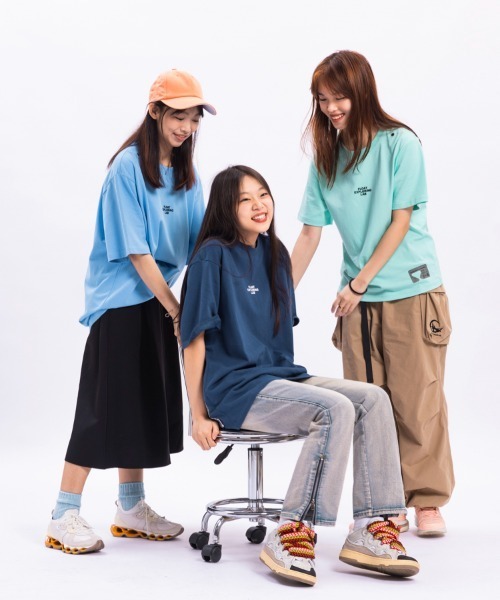 SAISON DE PAPILLON(セゾンドパピヨン)の「シリコンプリントTシャツ(Tシャツ/カットソー・レディース・モスグリーン/グリーン/ブルー/グレー/サックスブルー/ブラック/ライトベージュ/ブラウン/ホワイト/ネイビー/パープル/アクア/ベージュ・M/L)」の15枚目の写真