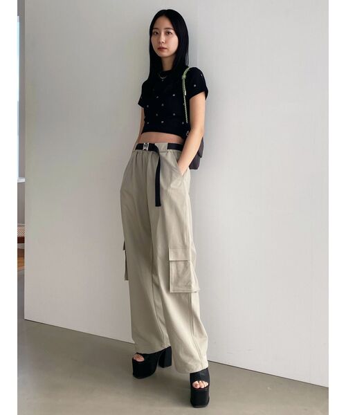 EMODA(エモダ)の「ドットストーンコンパクトTシャツ(Tシャツ/カットソー・レディース・ネイビー/ホワイト/ブラック/グレー・FREE)」の12枚目の写真