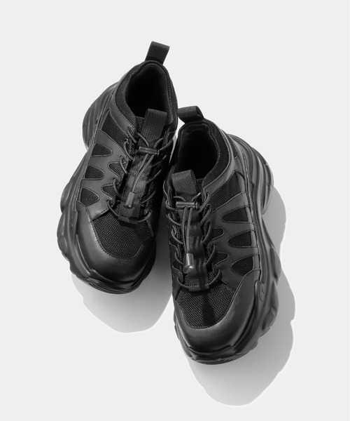 LEPSIM（レプシィム）の「厚底レースアップスニーカー　106969（スニーカー・レディース・アイボリー/ブラック・MEDIUM/LARGE）」の2枚目の写真