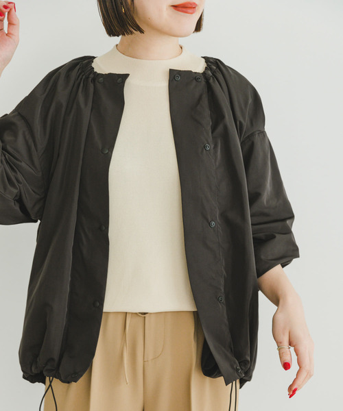 ITEMS URBANRESEARCH（アイテムズ アーバンリサーチ）の「ポケッタブルノーカラーブルゾン（ブルゾン・レディース・キャメル/ブラック・FREE）」の4枚目の写真