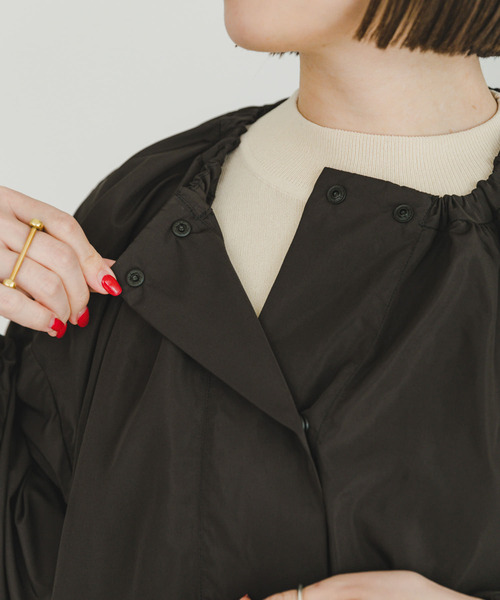 ITEMS URBANRESEARCH（アイテムズ アーバンリサーチ）の「ポケッタブルノーカラーブルゾン（ブルゾン・レディース・キャメル/ブラック・FREE）」の16枚目の写真